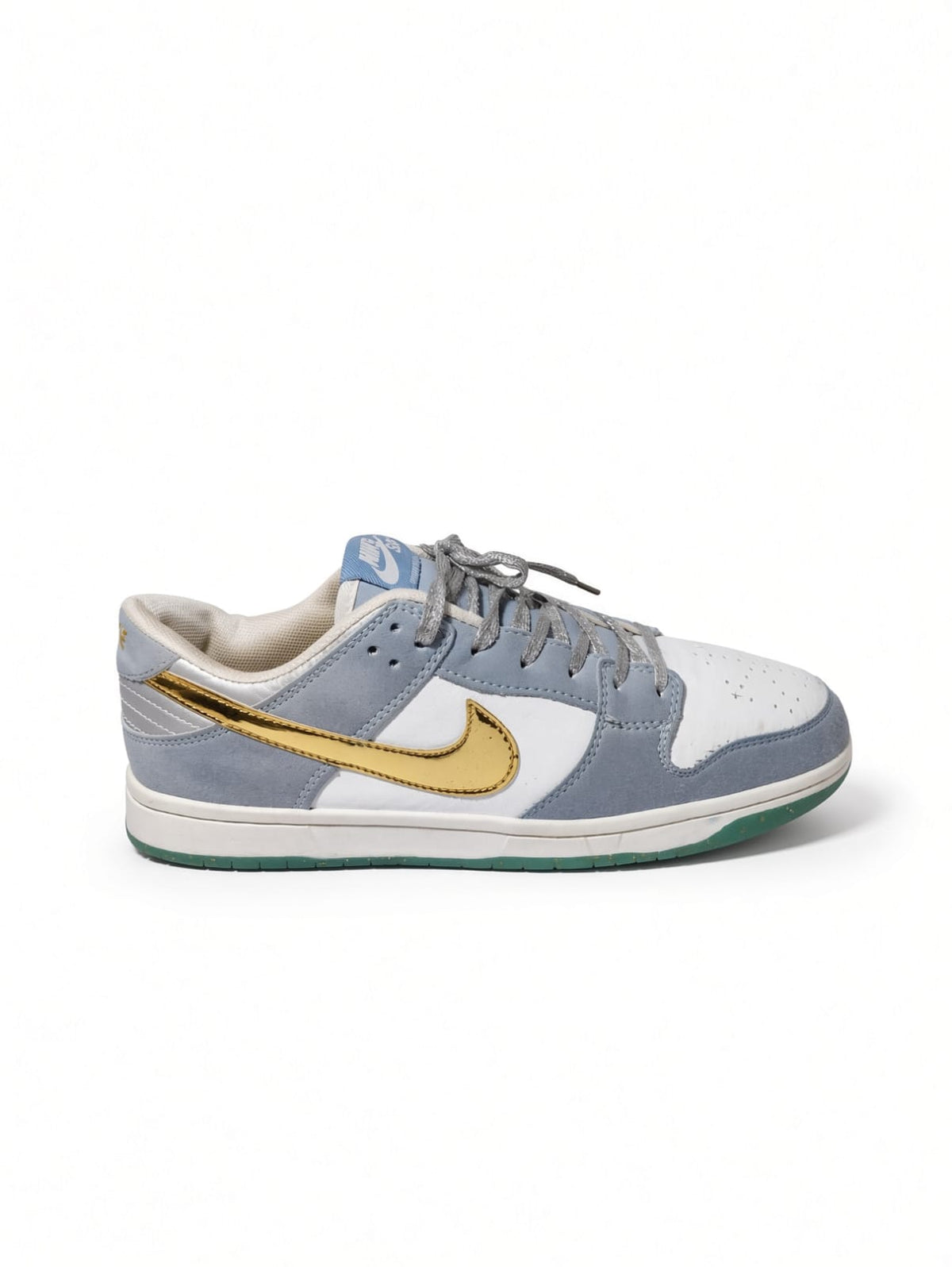 Nike SB Dunk Low x Sean Cliver Holiday Special