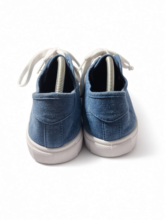 Classic Canvas Low-Top Sneaker