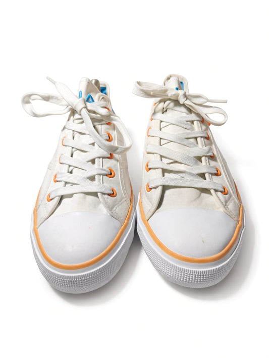 Fila Classic Canvas Low-Top Sneaker