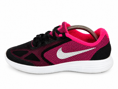 Nike Revolution