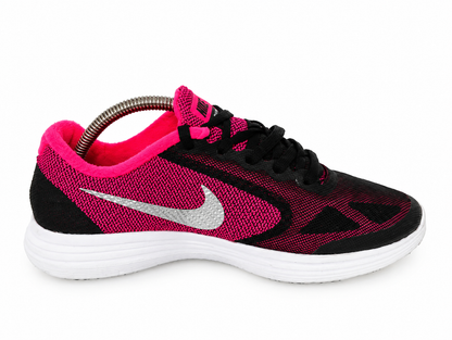 Nike Revolution