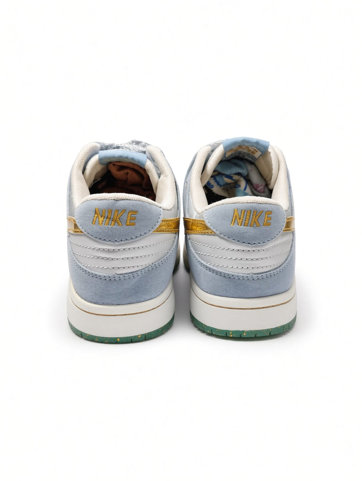Nike SB Dunk Low x Sean Cliver Holiday Special