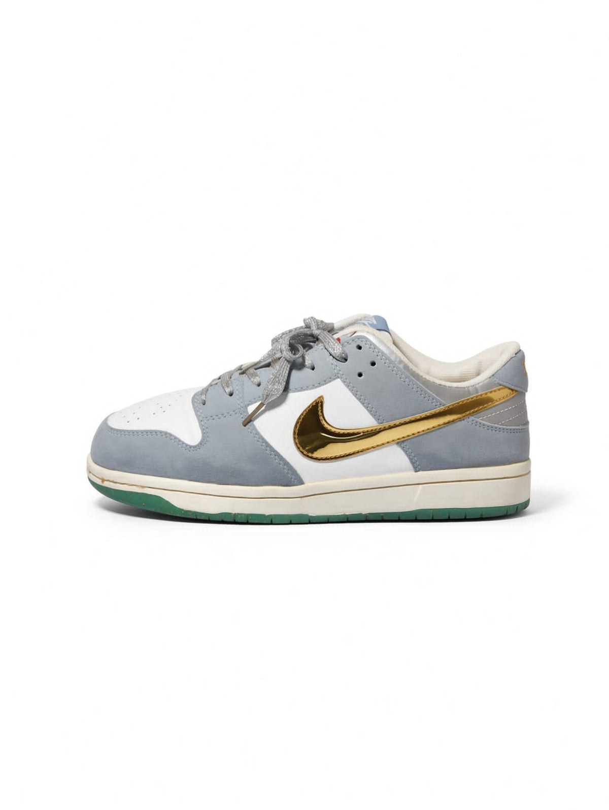 Nike SB Dunk Low x Sean Cliver Holiday Special