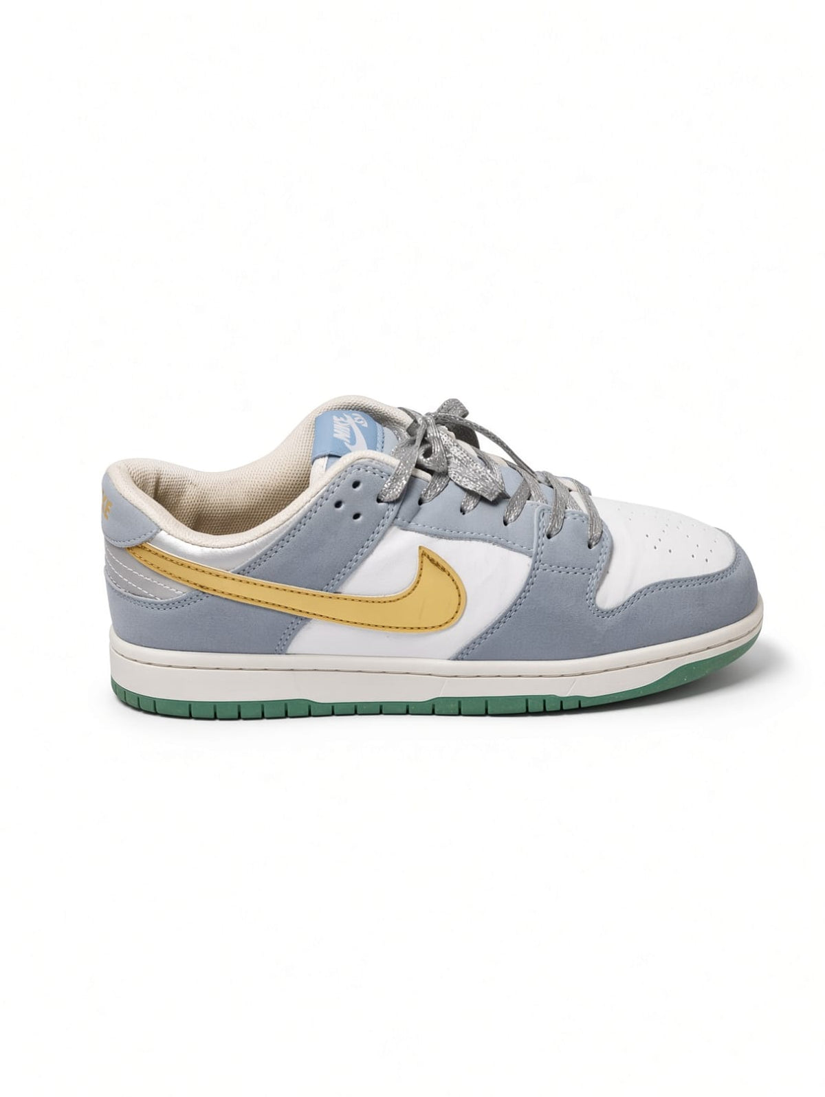 Nike SB Dunk Low x Sean Cliver Holiday Special