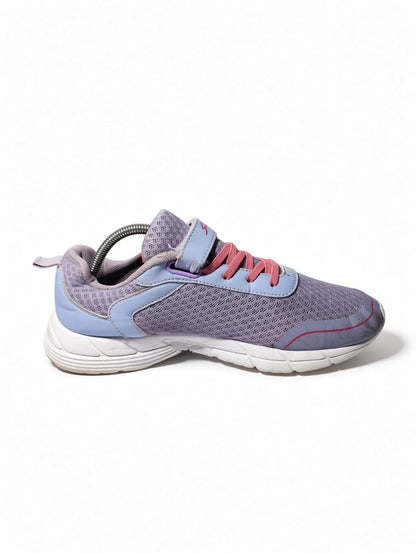 Lightweight Mesh Velcro Runner