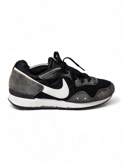 Nike Venture Runner