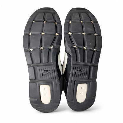 Nike Venture Runner
