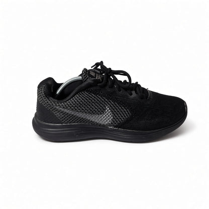 Nike Revolution 4