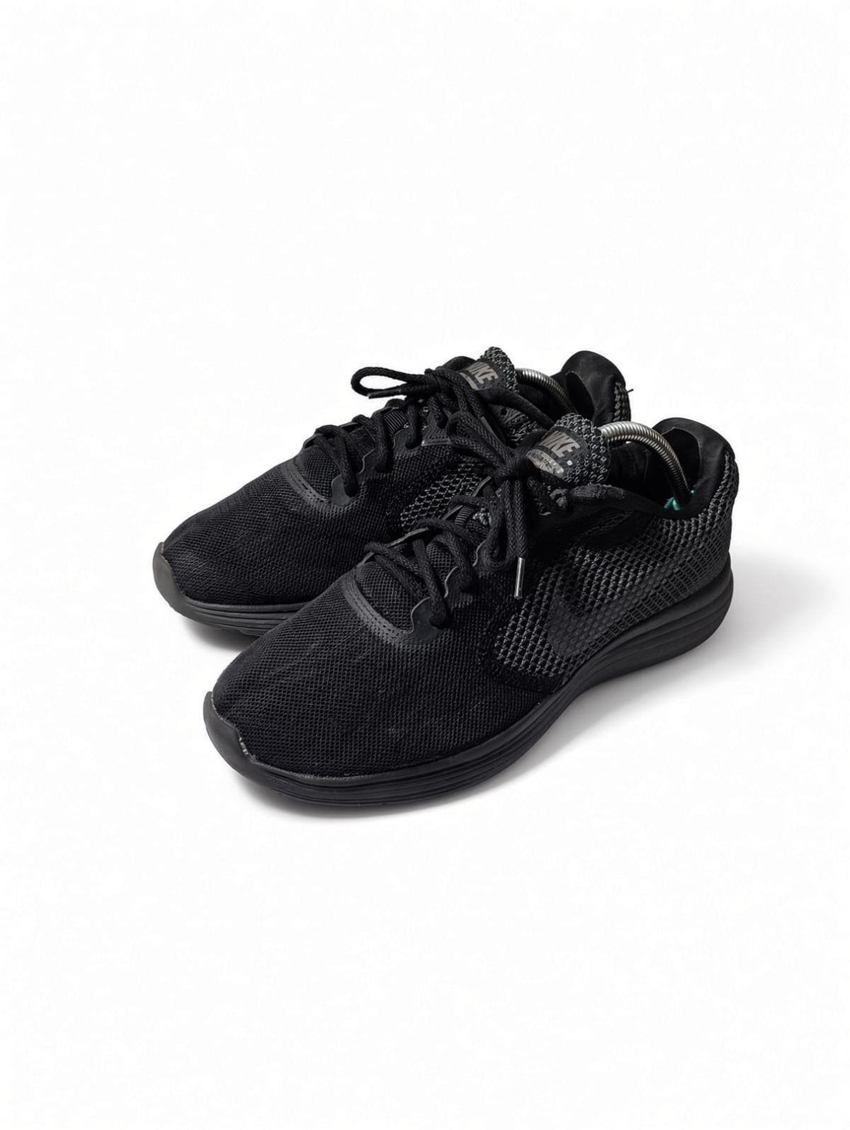 Nike Revolution 4