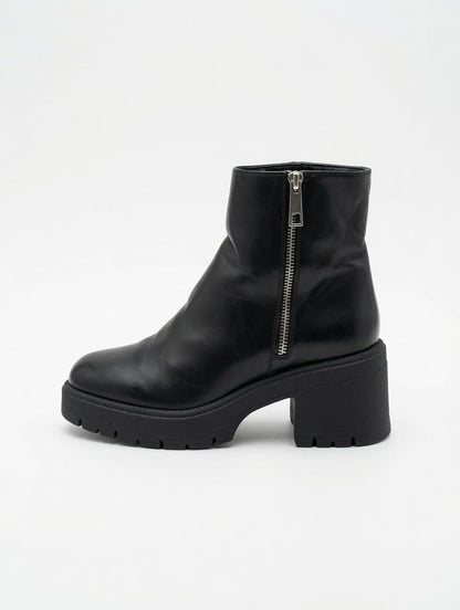 Berksha Chunky Heel Ankle Boots